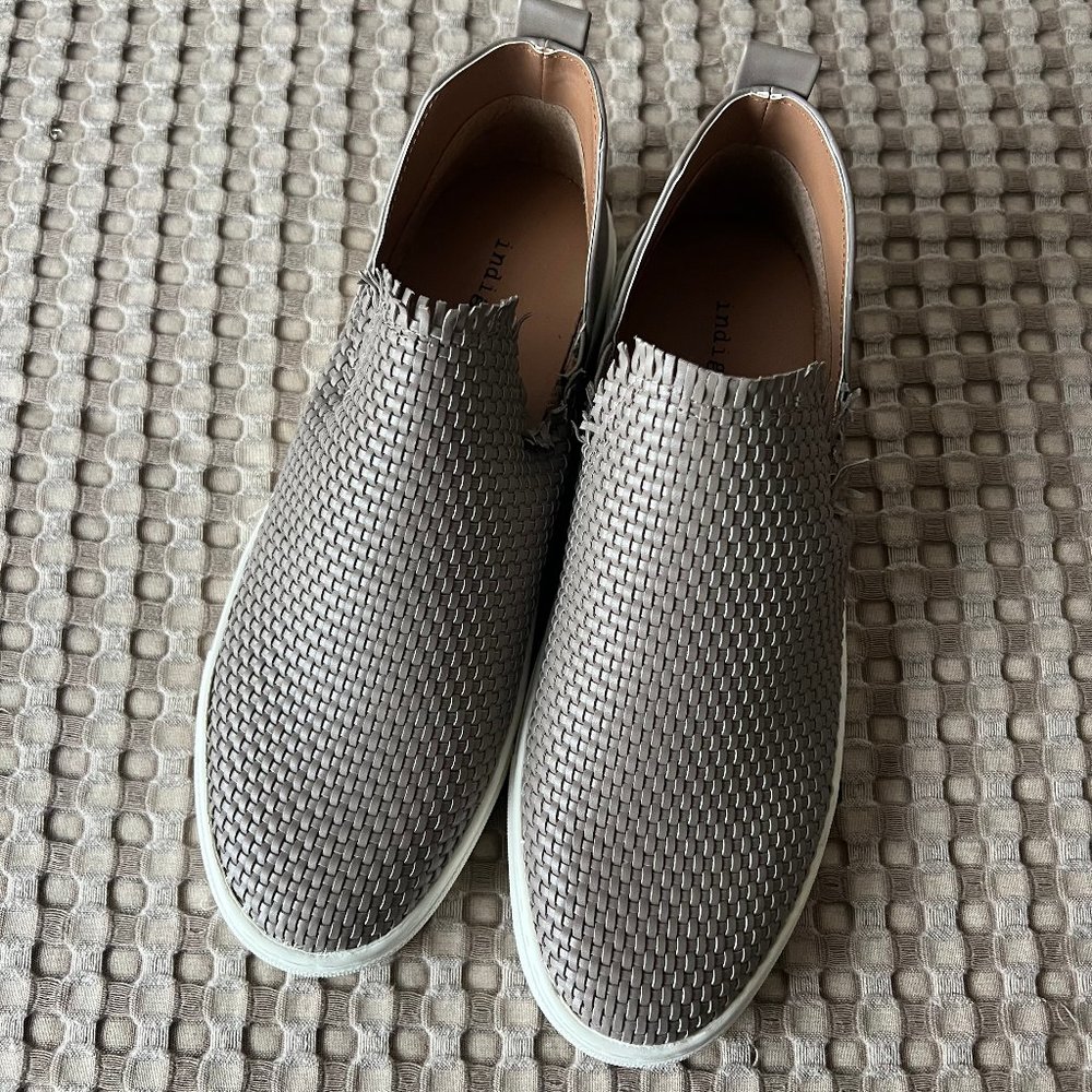 Indigo Rd. Gray/Beige Shoes